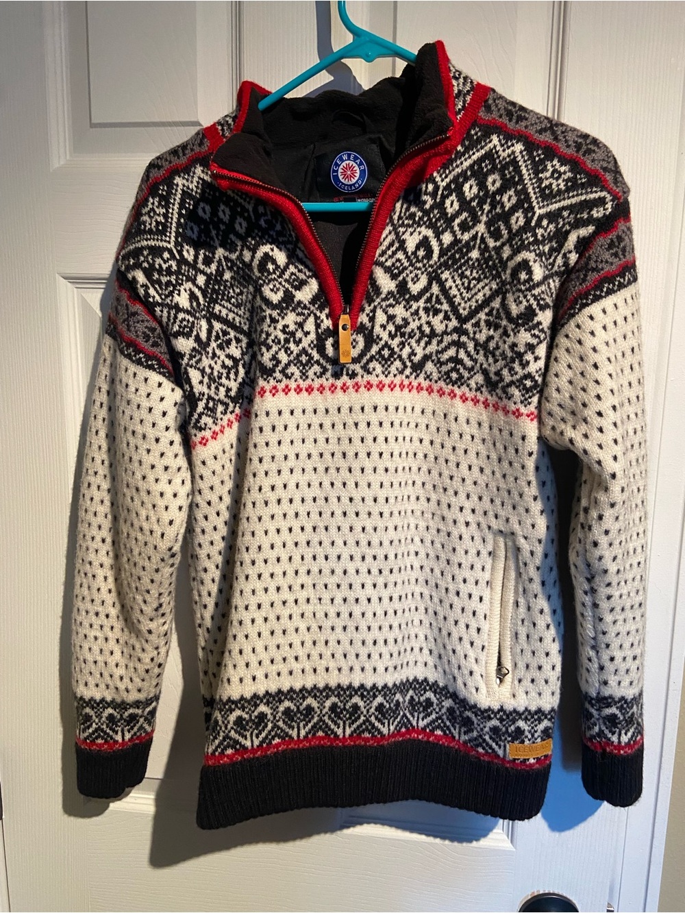 Icelandic wool pullover